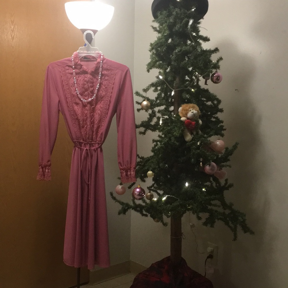 Vintage 1970s Jane Baar dress in great excellent condition.  Size small